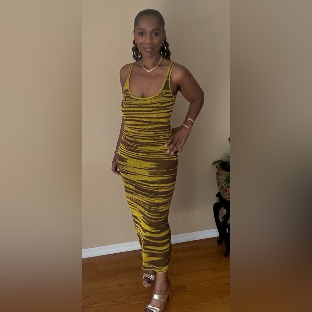 Fashion Nova She’s Electric Metallic Midi Dress Gold/Brown (Large)New with Tags